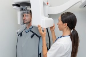 La radiologie et la numérisation 3d en implantologie dentaire