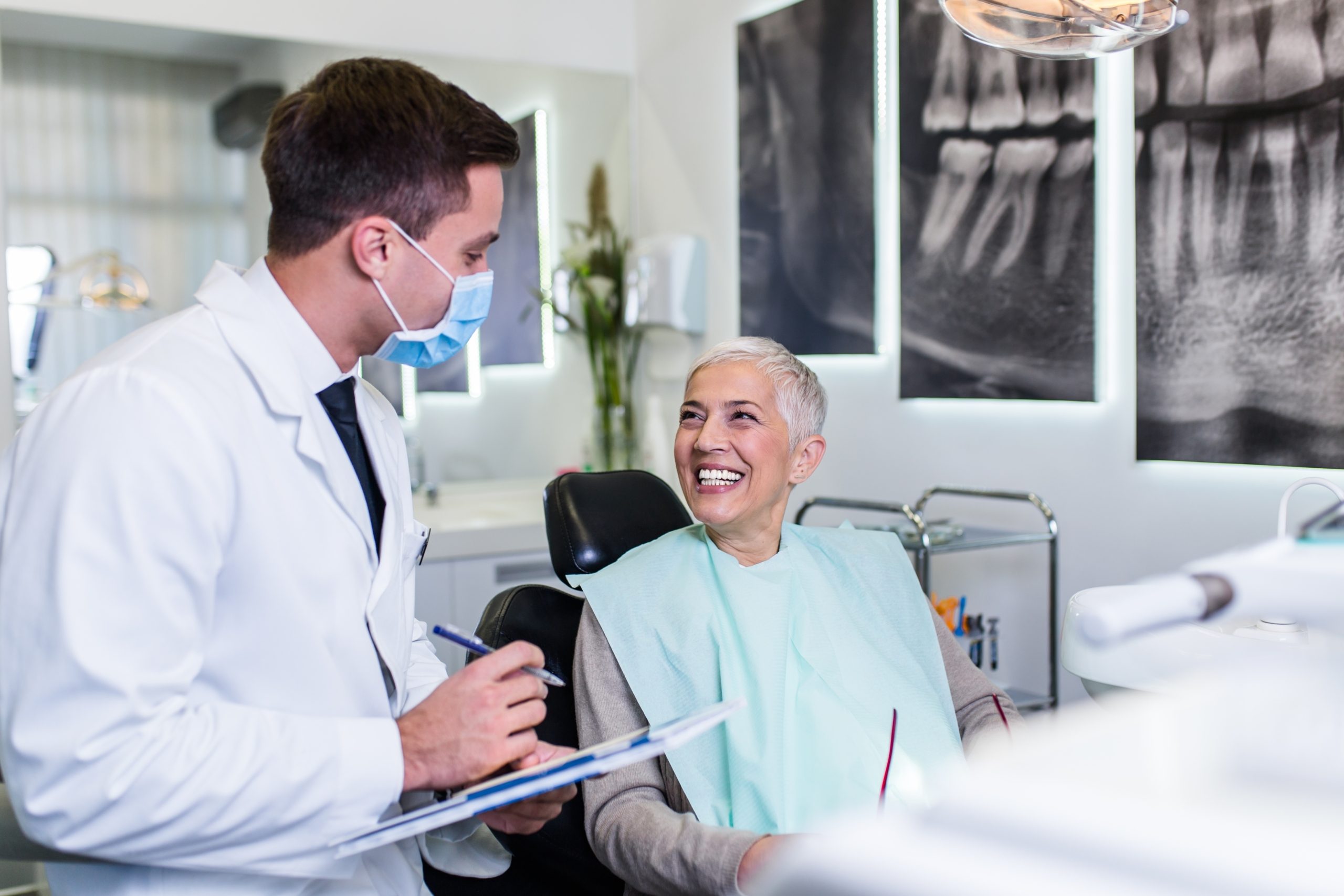 Les avantages de la prothèse dentaire fixe sur implant