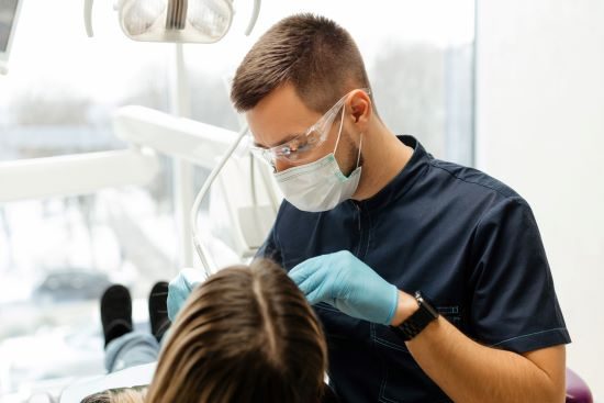 Traitement de la péri implantite : processus de guérison