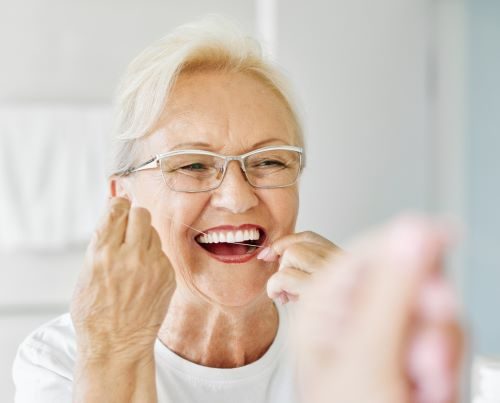 Les effets de la ménopause sur la santé dentaire